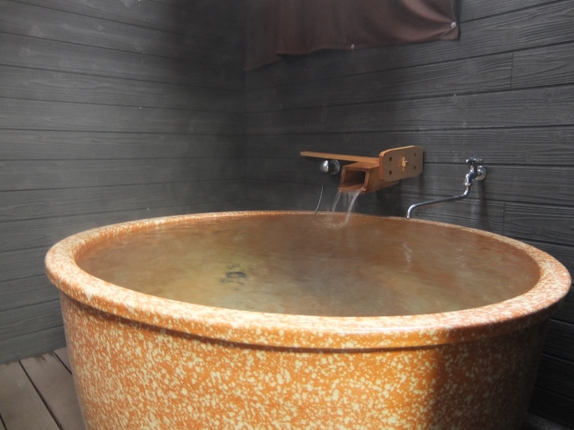 数十種類のお風呂が勢ぞろい！関西の大型温泉施設3選